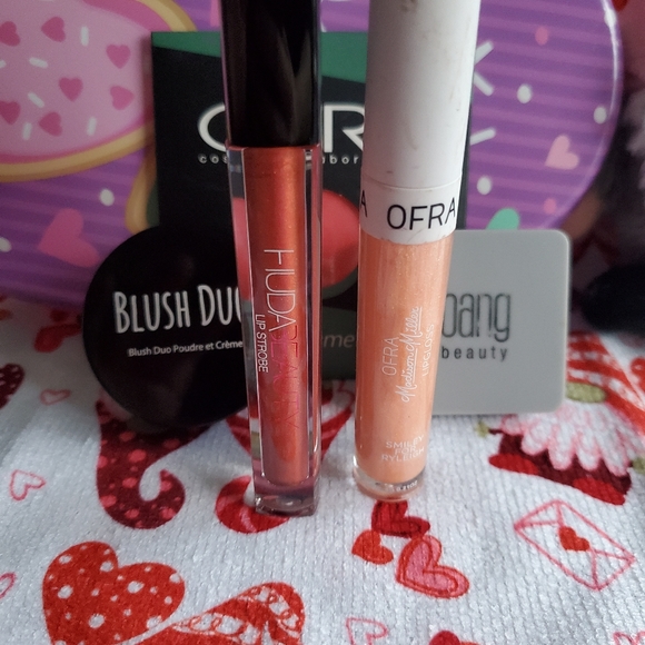 Makeup Bundle - Picture 3 of 9